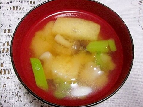 しめじ・長ネギ・油揚げの味噌汁（昆布だし）